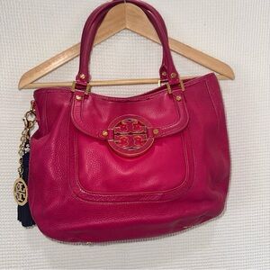 Tory Burch Amanda Magenta Pink Pebbled Leather Hobo Shoulder Bag w/Tassel Charm